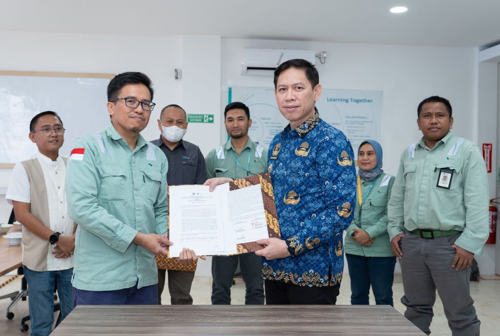 Penjabat (Pj) Bupati Kolaka, Andi Makkawaru mengapresiasi kontribusi PT Vale Indonesia Tbk (PT Vale) Indonesia Growth Project (IGP) Pomalaa dalam pembangunan di Bumi Mekongga, melalui Program Pengembangan dan Pemberdayaan Masyarakat (PPM). Hal itu disampaikan Andi Makkawaru saat bertemu jajaran manajemen PT Vale IGP Pomalaa di Alam Mekongga Office IGP Pomalaa, Rabu (17/7/2024).