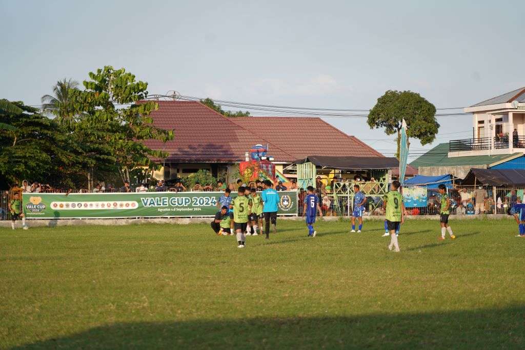 Vale Cup 2024 kembali hadir sebagai ajang yang tidak hanya mengedepankan prestasi olahraga, tetapi juga solusi pemberdayaan komunitas di Morowali. Event ini merupakan bentuk nyata komitmen PT Vale Indonesia Tbk (PT Vale)  dalam mendorong perkembangan bakat-bakat lokal sekaligus memberikan dampak ekonomi bagi pelaku Usaha Mikro Kecil Menengah (UMKM) di wilayah tersebut.